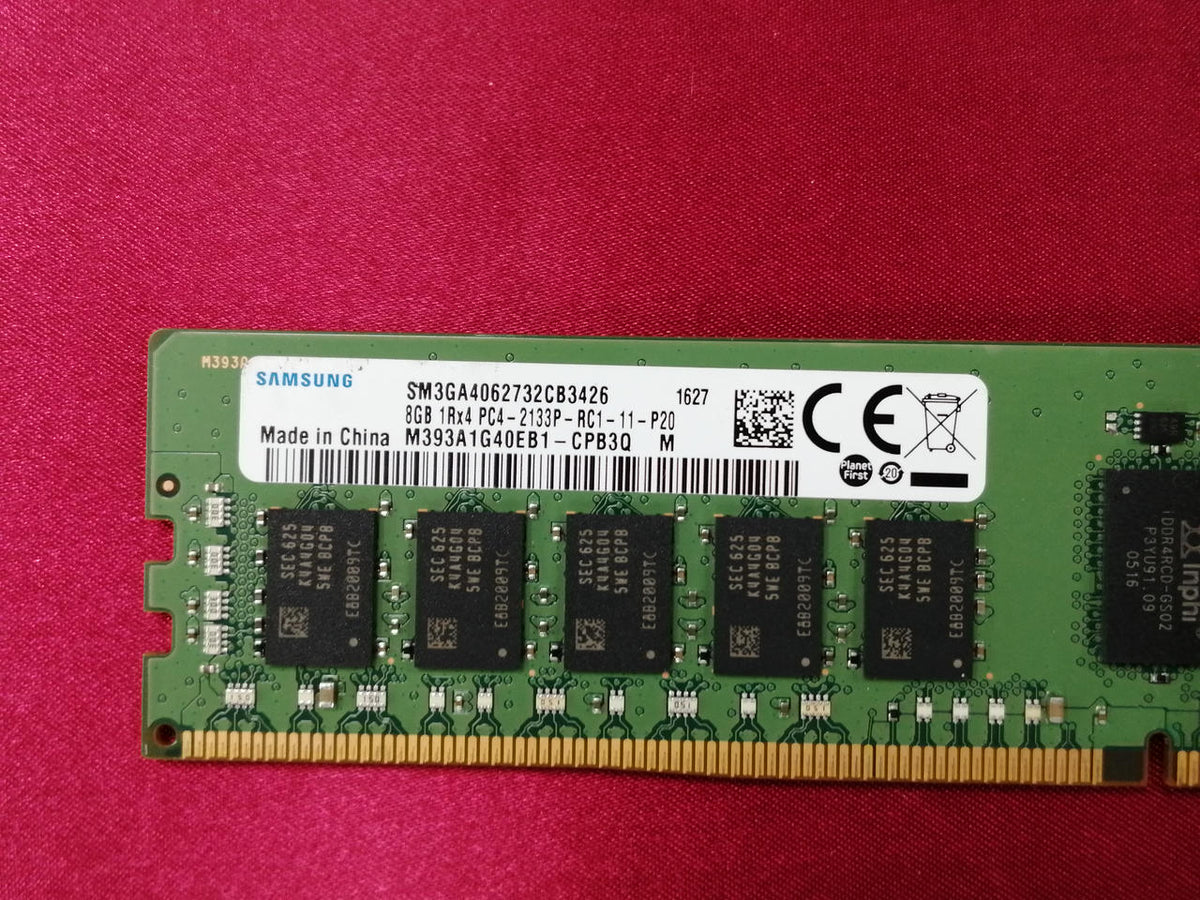 SAMSUNG Memory M393A1G40EB1