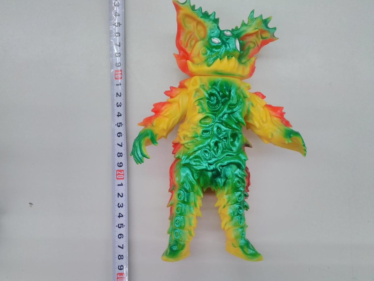 Bear Model Robot Soft Vinyl Figure Waaru Alien