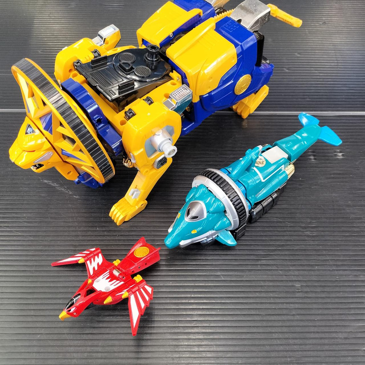 BANDAI DX Chogokin Senpujin Ninpuu Sentai Hurricaneger