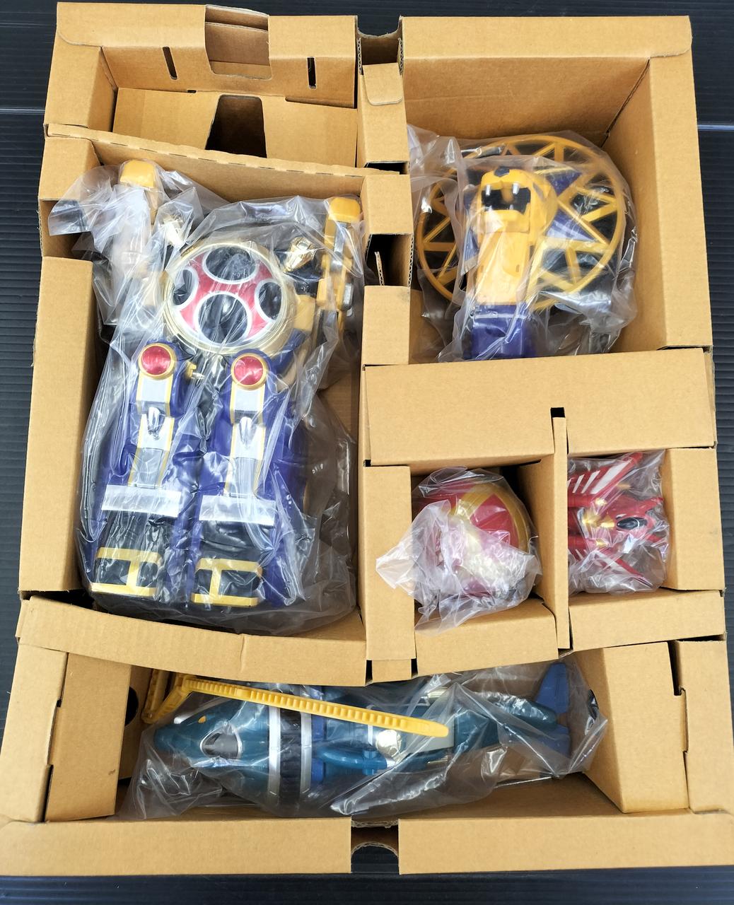 BANDAI DX Chogokin Senpujin Ninpuu Sentai Hurricaneger