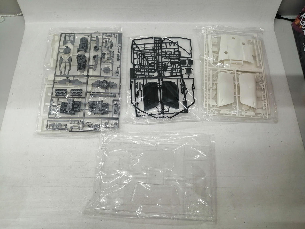 Tamiya 1/12 scale plastic model Martini Porsche 935 Turbo