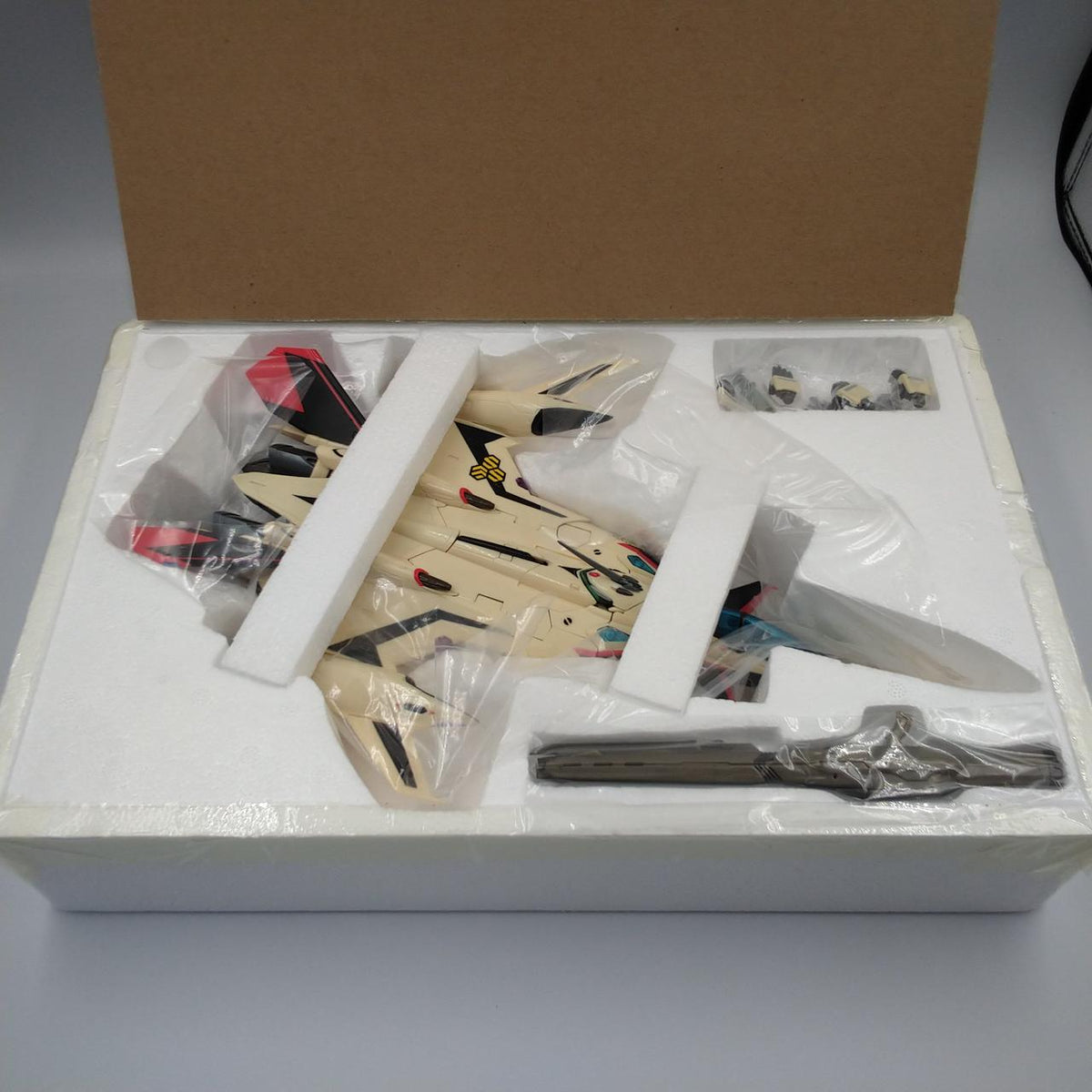 BANDAI DX Chogokin YF-29 (Isamu's Unit) & Super Parts Set Macross 30 - Banzai Thrifting | BanzaiHobby