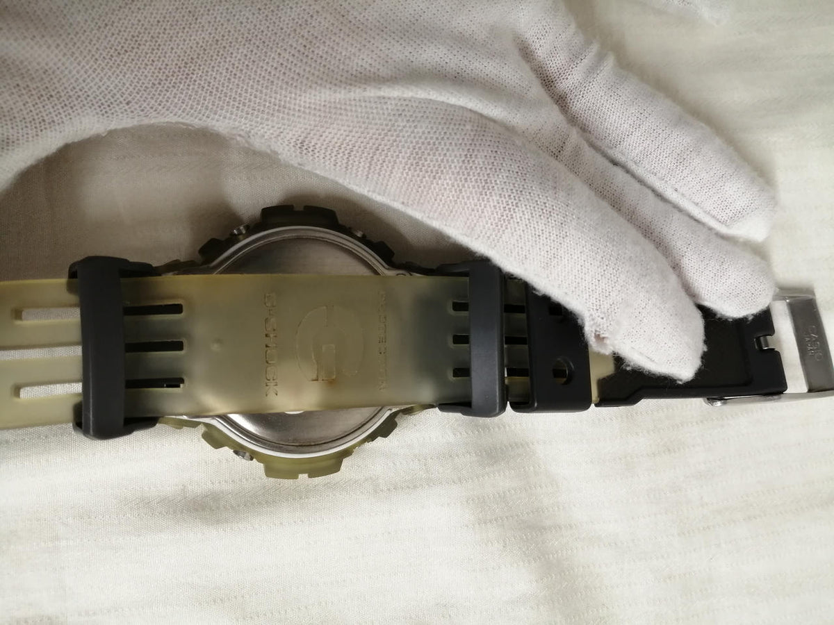 CASIO G-SHOCK DW-6900 / Yellowed - Banzai Thrifting | BanzaiHobby