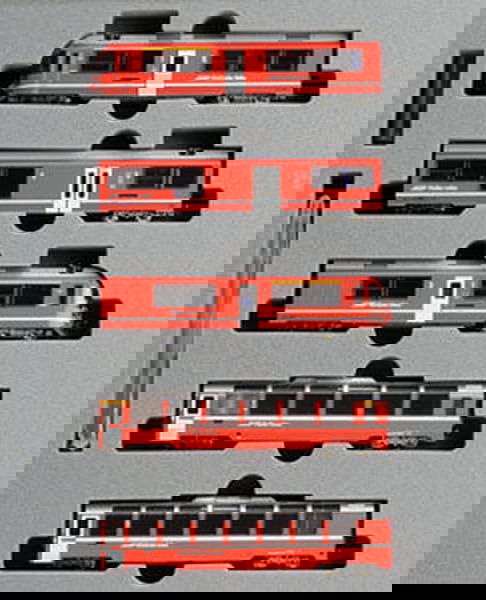 KATO 10-1318 Rhatische Bahn Bernina Express Basic 5 car set - BanzaiHobby