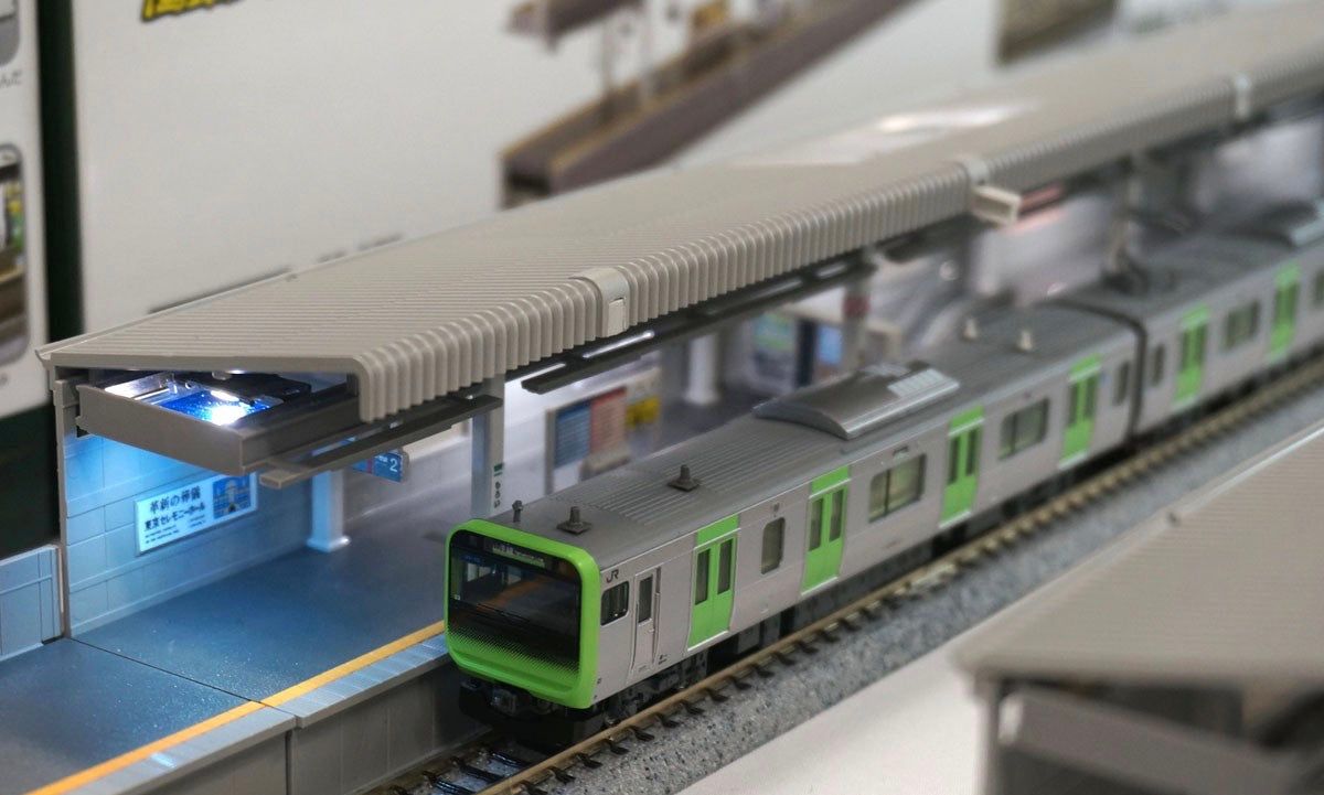 KATO 23-161 Suburban Type Platform DX One-Sided Platform Set - BanzaiHobby