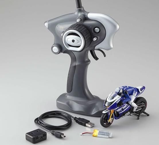 Banzai Hobby - Kyosho 30051JL MC-01 YAMAHA YZR-M1 2011 No.1 Banzai Hobby - Kyosho 30051JL MC-01 YAMAHA YZR-M1 2011 No.1