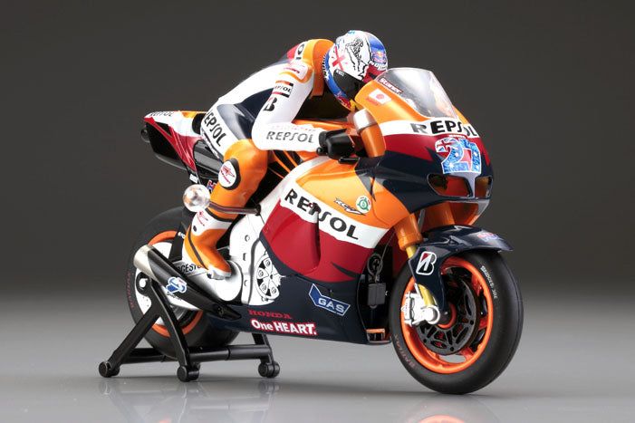 Kyosho 30053CS Motorcycle MINI-Z MC-01 2.4GHz REPSOL Honda RC212V No.27 - BanzaiHobby