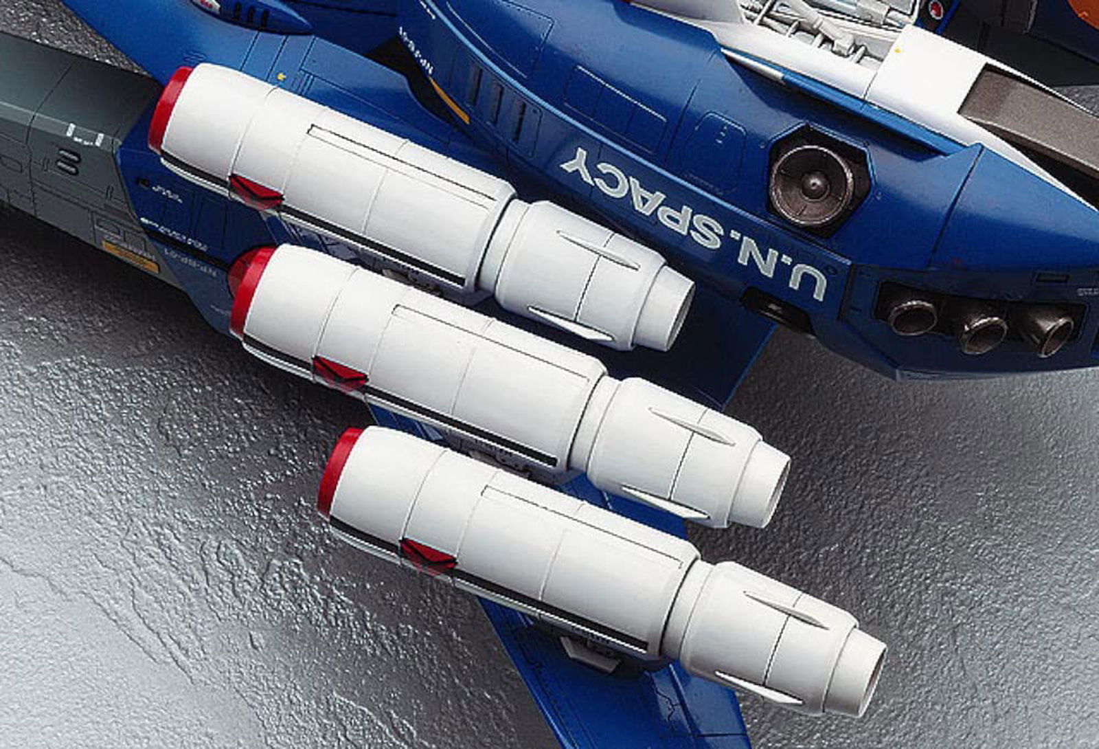 Hasegawa VF-1J Super Valkyrie `Max/Miria` w/RMS-1 - BanzaiHobby