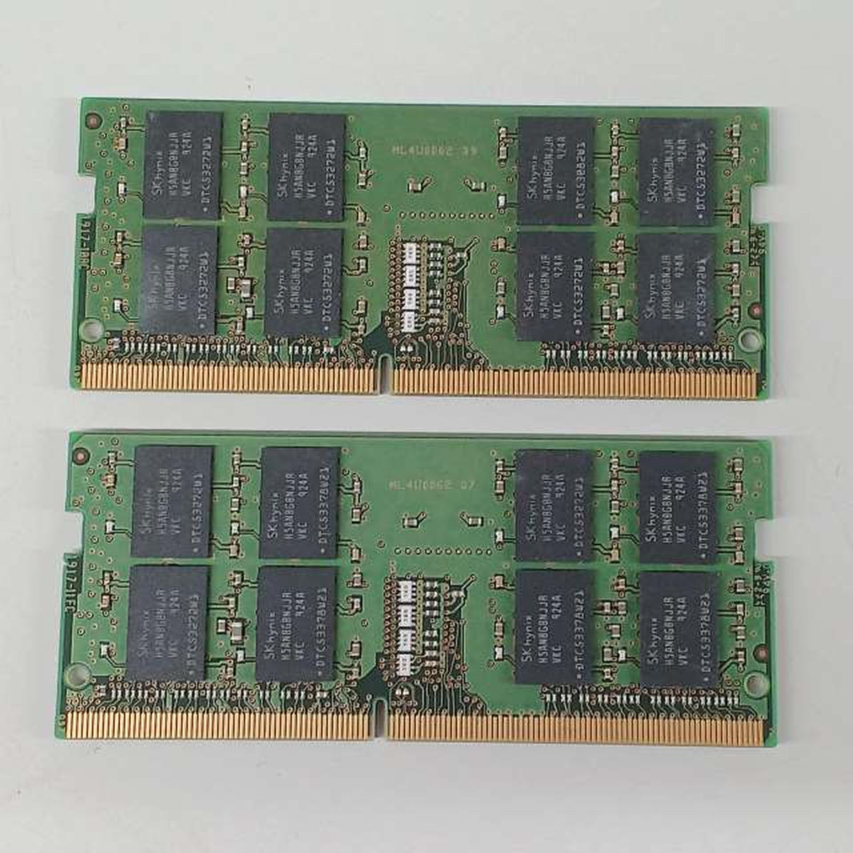 SK HYNIX Laptop Memory DDR4 16GB x 2 HMA82GS6JJR8N - Banzai Thrifting | BanzaiHobby