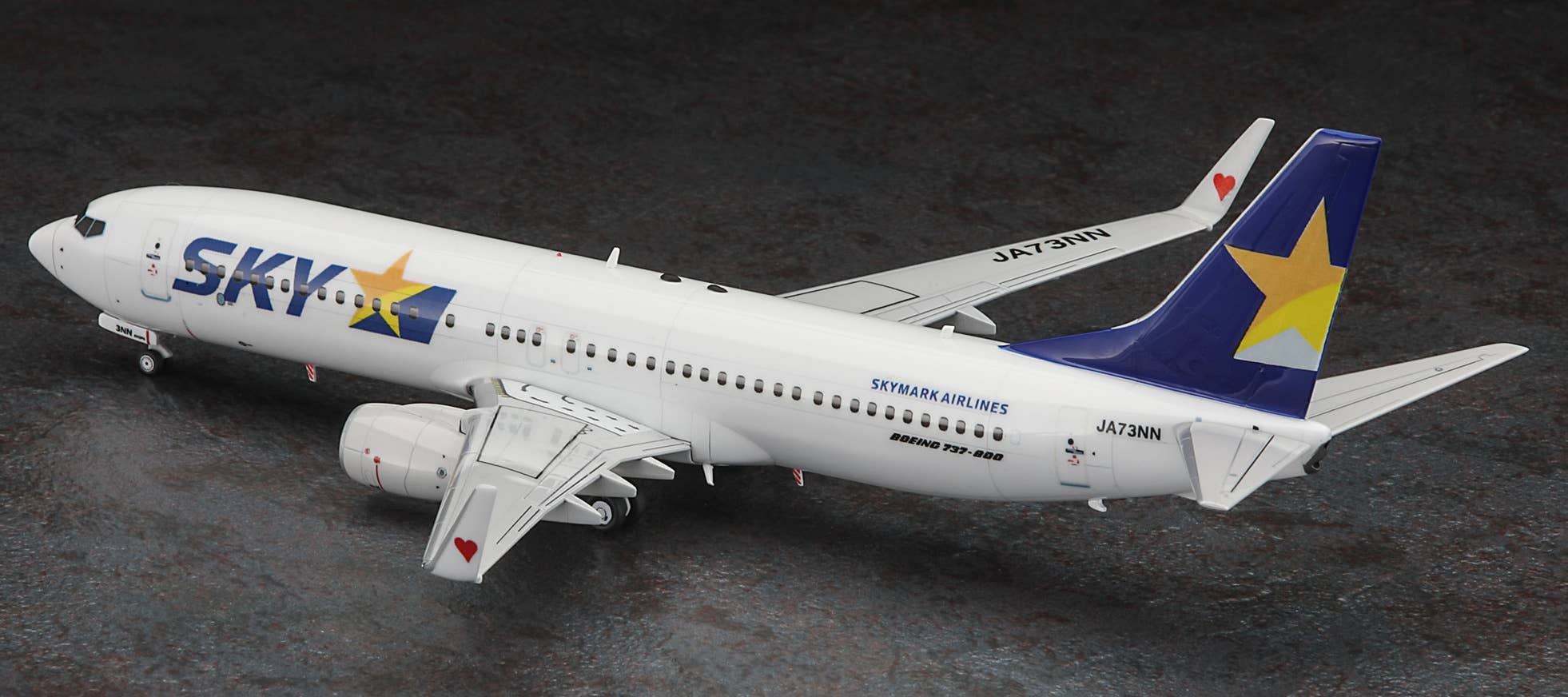 Hasegawa 1/200 Skymark Airlines Boeing 737-800 - BanzaiHobby