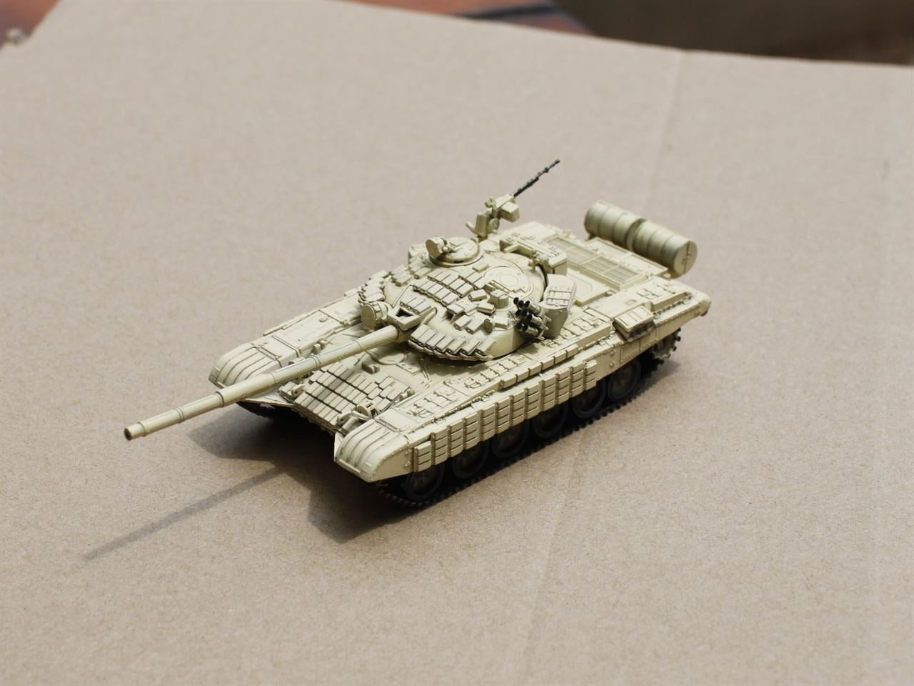 Model Collect MODUA72044 T-72AV Main Battle Tank - BanzaiHobby
