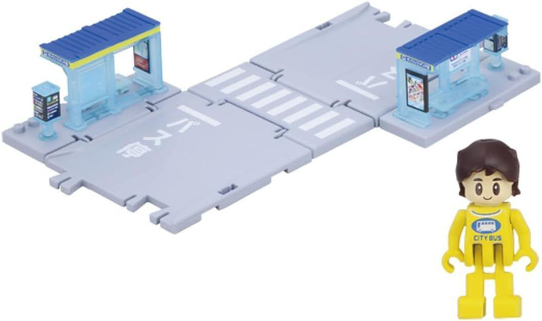 Tomica Town Bus Stop (with Passengers)