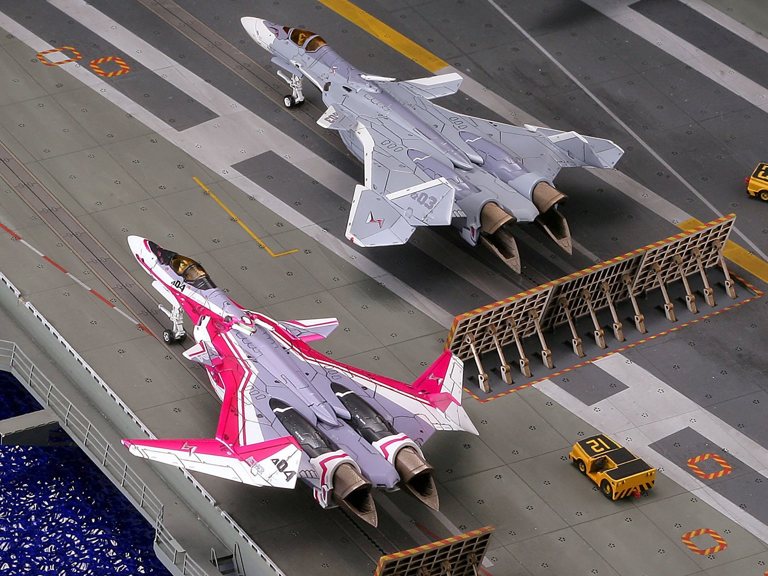 MCR13 1/144 VF-31A Fighter