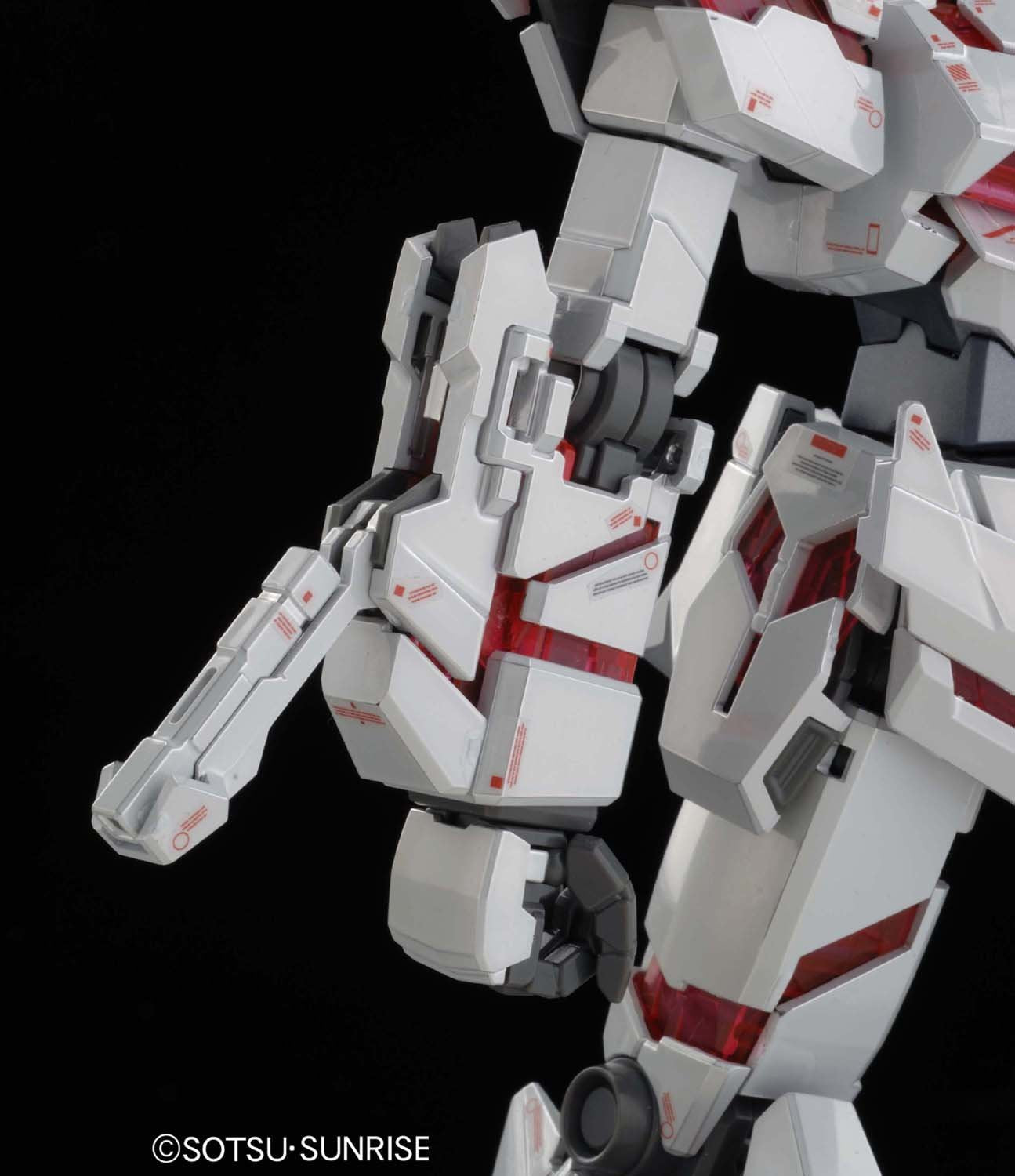 MG RX-0 Unicorn Gundam Ver.Ka Titanium Finish