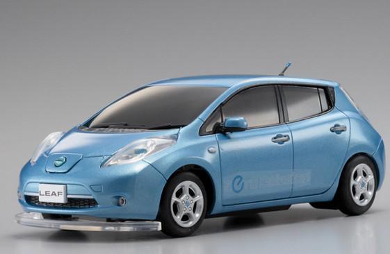 Nissan Leaf (Blue) Auto Scale