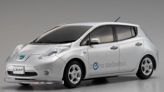 Nissan Leaf (Silver) Auto Scale
