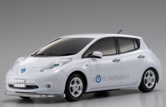 Nissan Leaf (White Pearl) Auto Scale