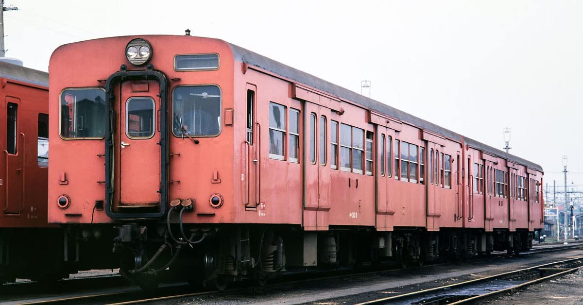 9466 J.N.R. Diesel Car Type KIHA30-0 (Metroporitan