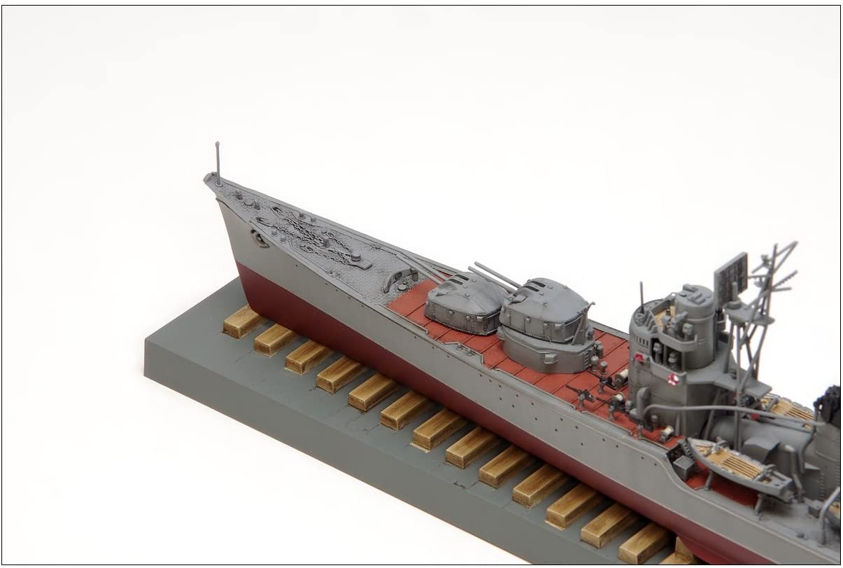 BB-102 IJN Destroyer Fuyuzuki 1945