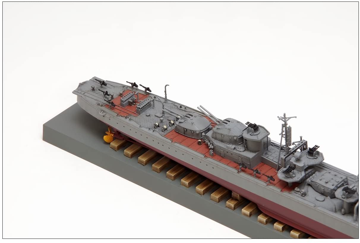 BB-102 IJN Destroyer Fuyuzuki 1945