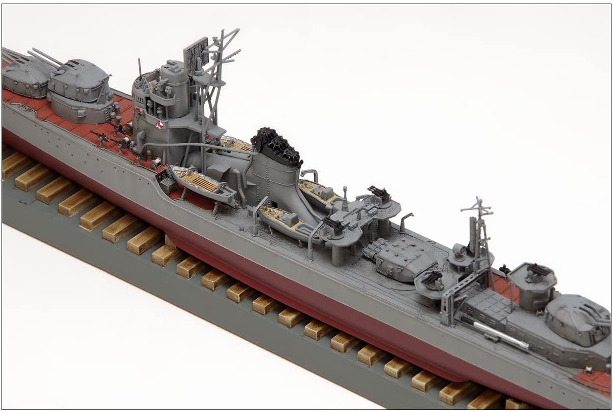 BB-102 IJN Destroyer Fuyuzuki 1945