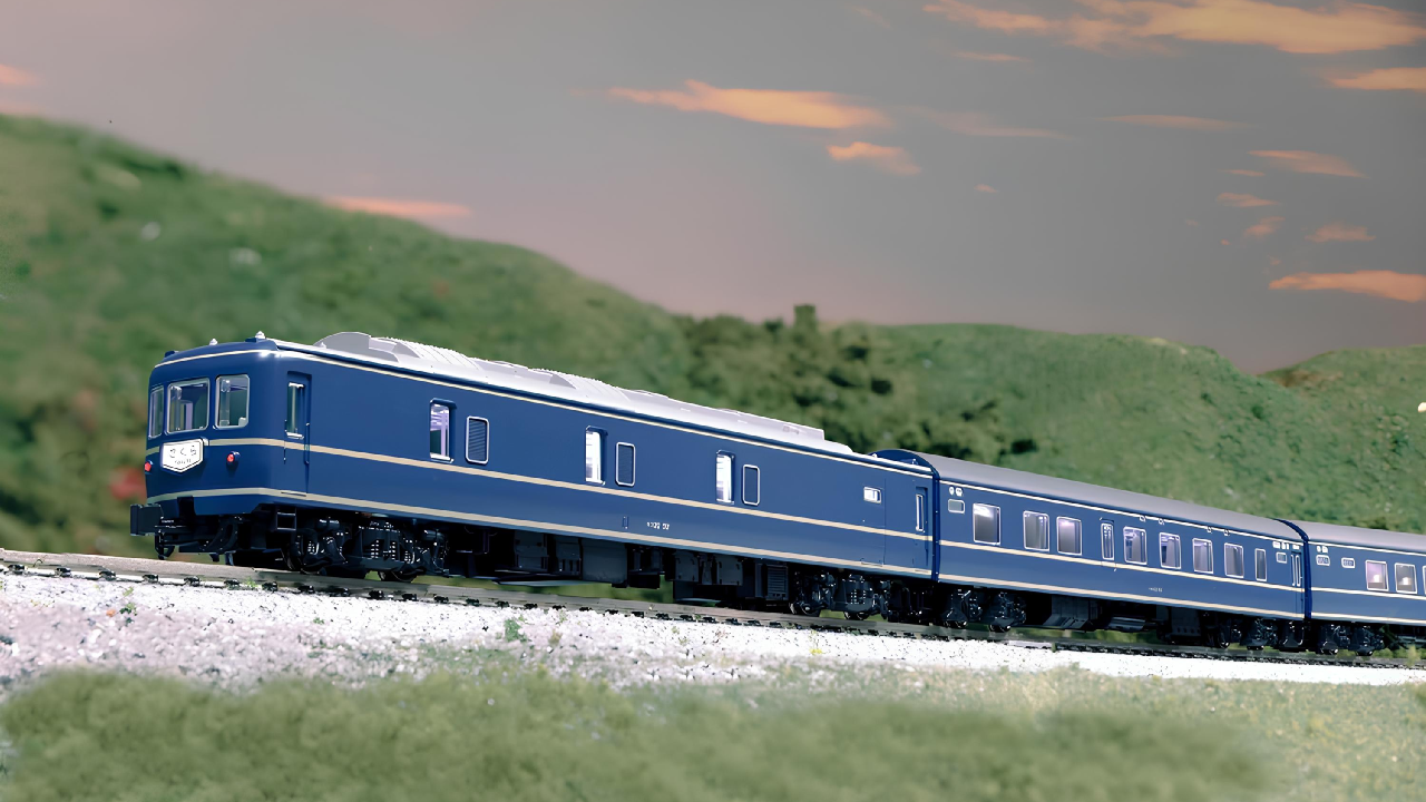 Sakura Nagasaki 8-Car Set Sleeper Train: Sleek Detailing of KATO's 10-1872 N Gauge Model