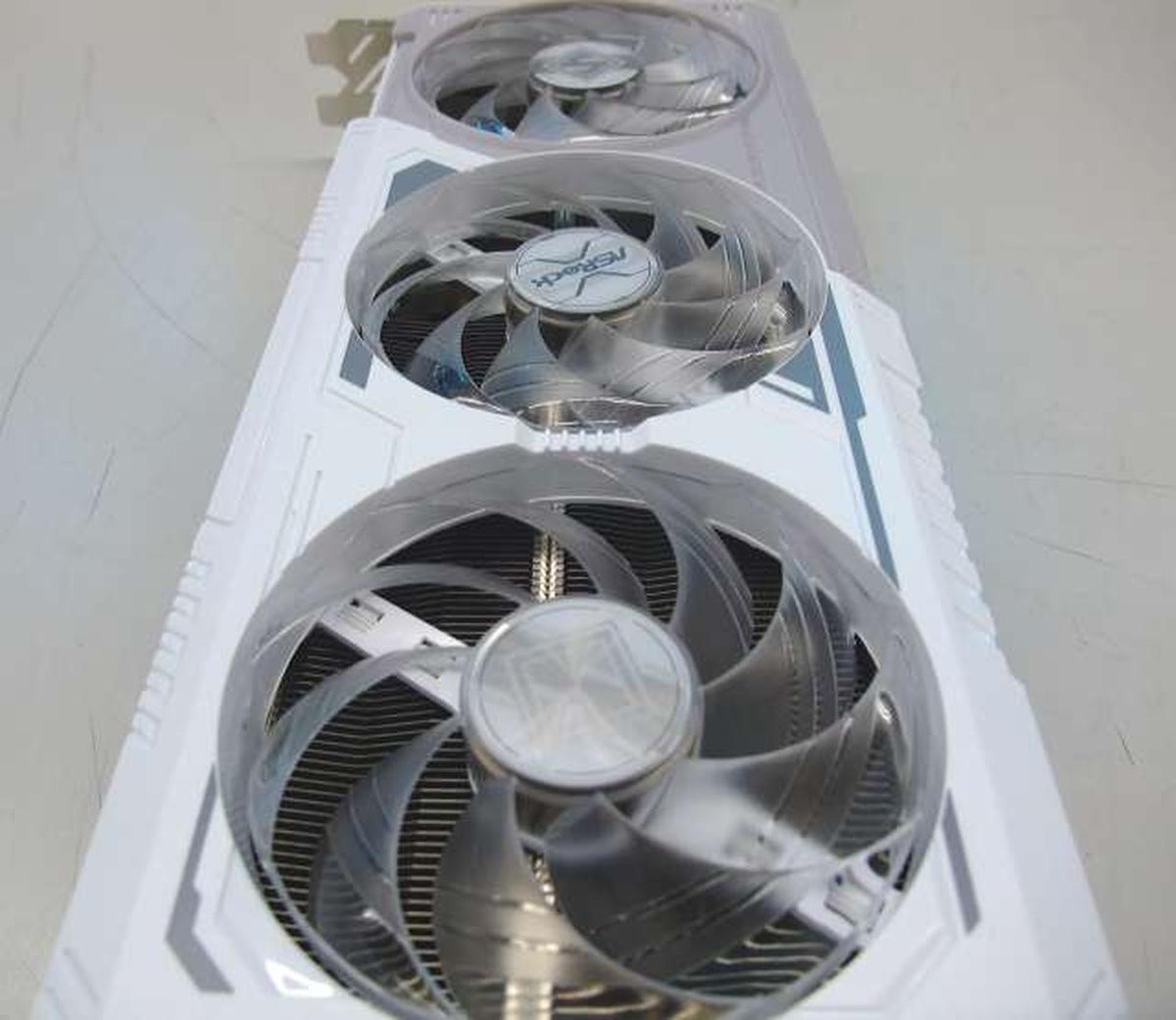 ASROCK Video Library RX9060XT SL 8GO