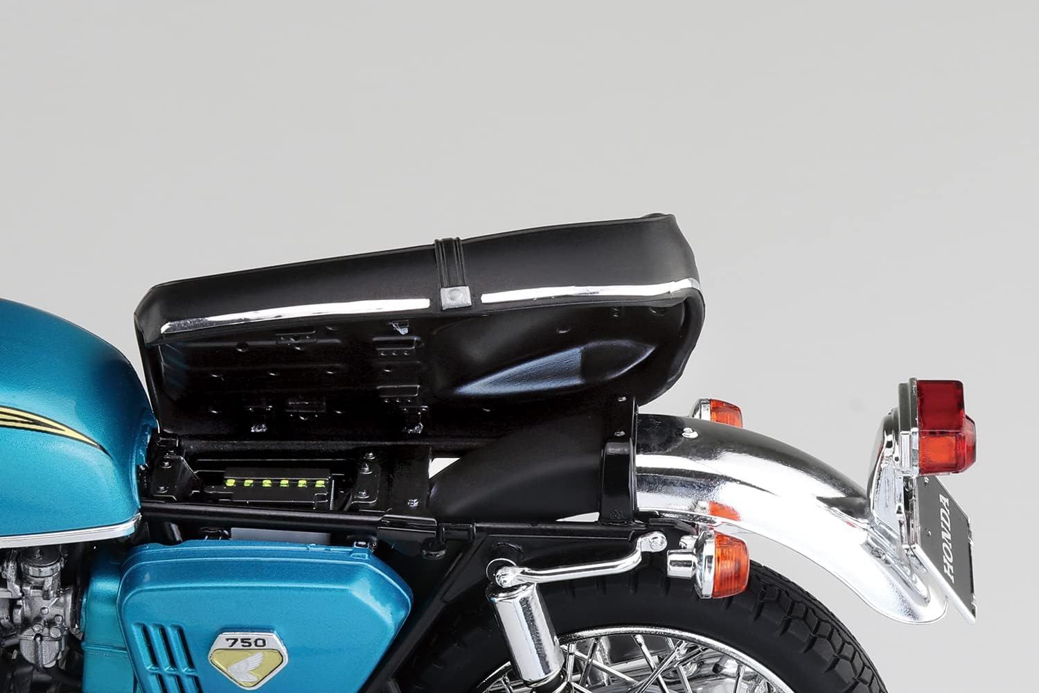 Aoshima Bunka Kyozai 1/12 The Bike Series No. 1 Honda CB750