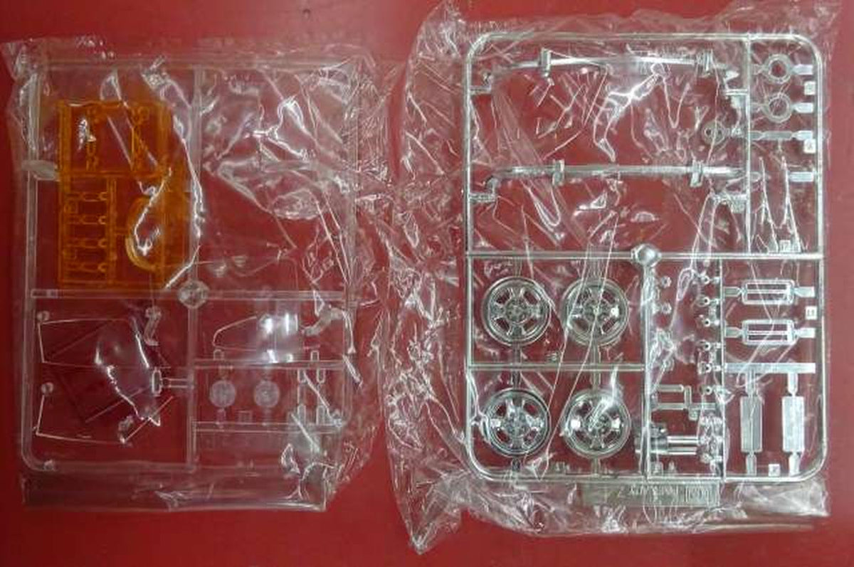 Northern Flycatcher Nissan Fairlady Z432 with Motor - Banzai Thrifting | BanzaiHobby