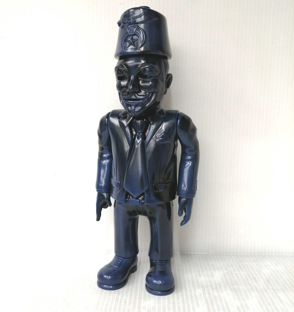 ILLUMINATOY Sofubi John Fawkes