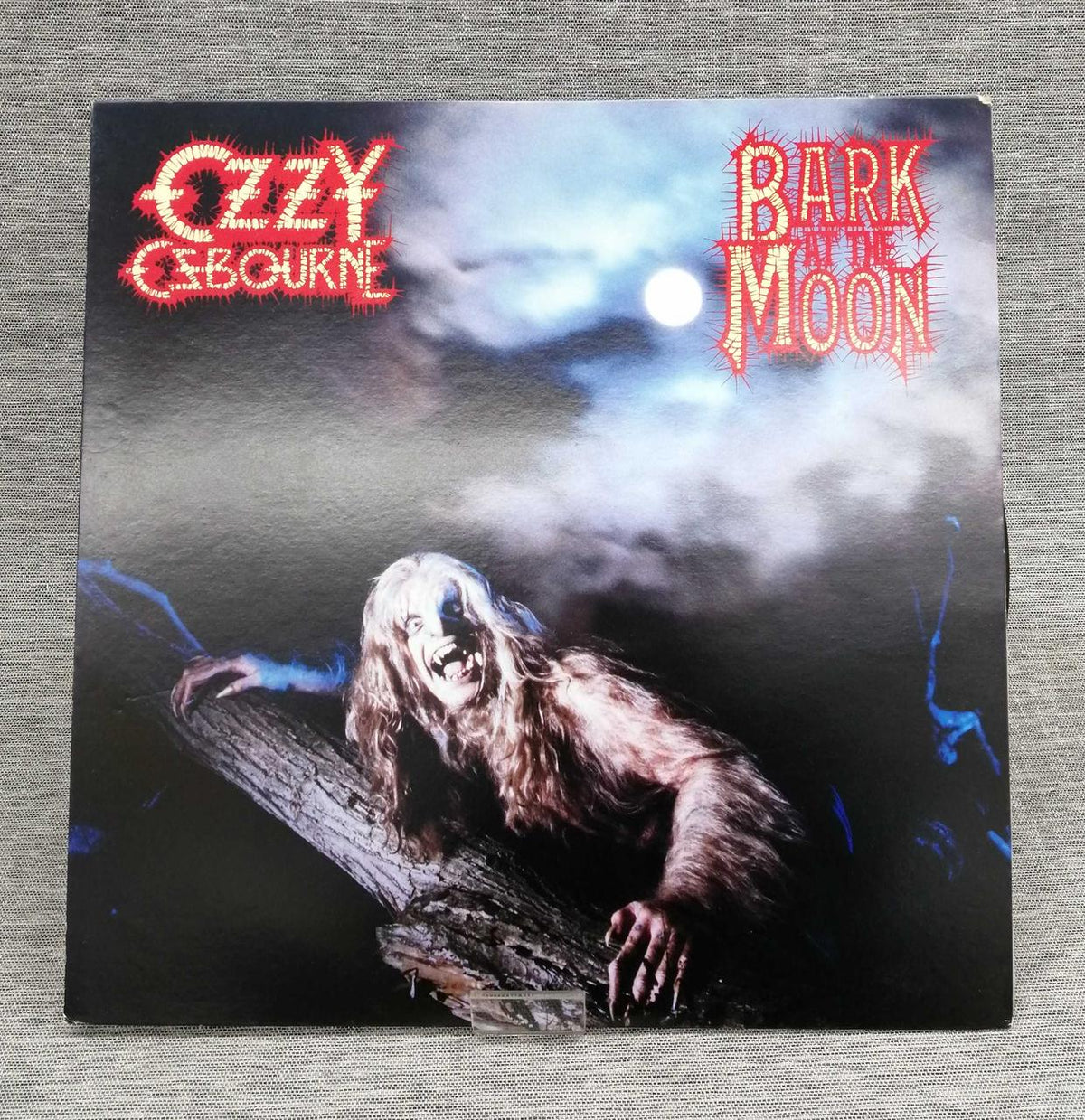 CBS/SONY Western LP BARK AT THE MOON/OZZY OZBOYRNE