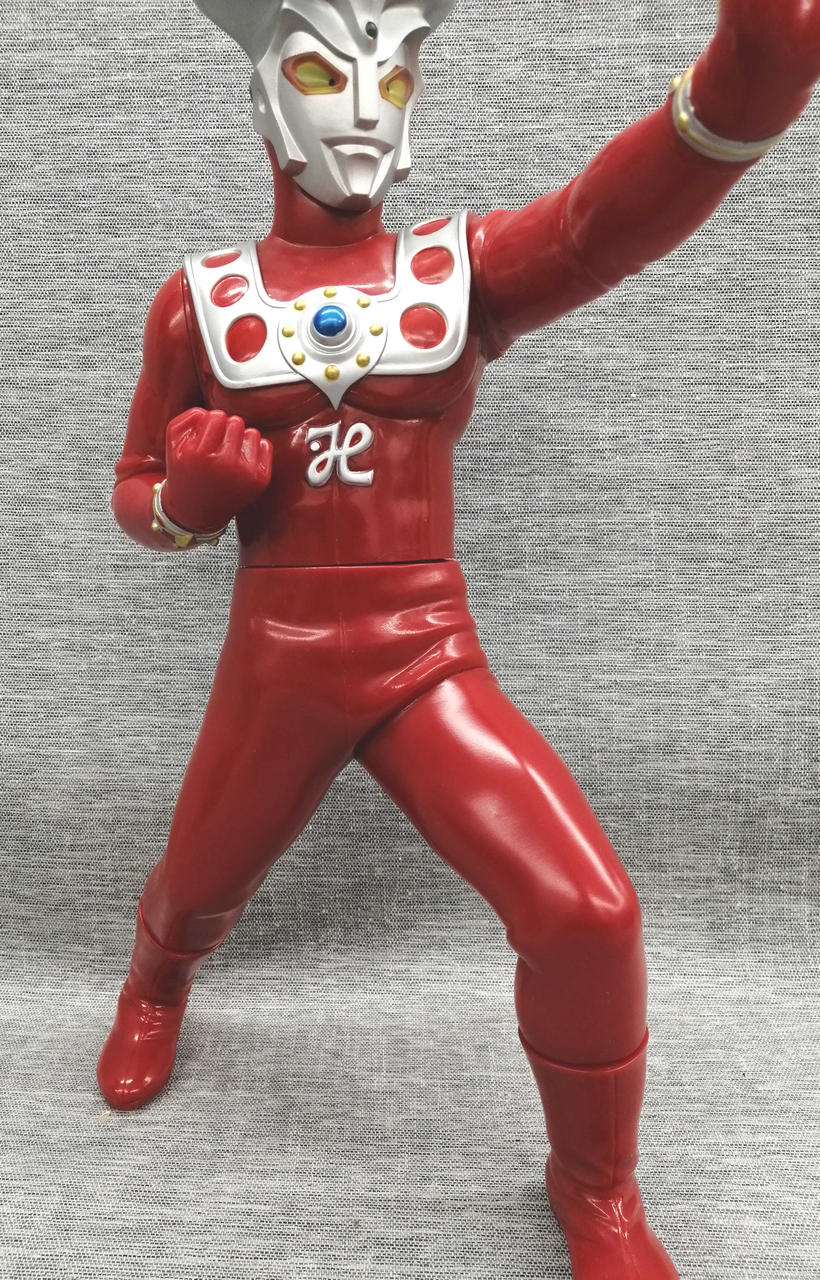 Tsuburaya Productions Soft Vinyl Ultraman Leo