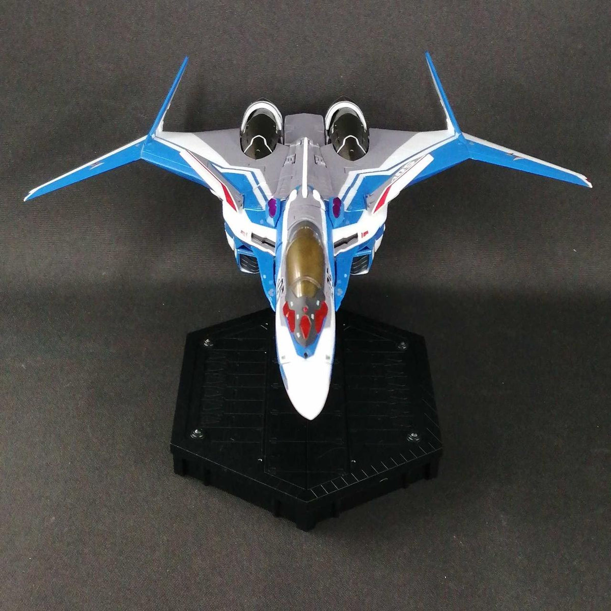 BANDAI DX Chogokin Macross VF-31J Siegfried (Hayate Immelmann's Unit)
