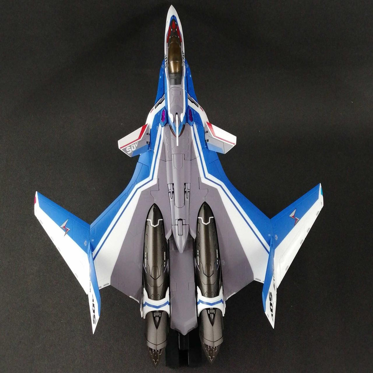 BANDAI DX Chogokin Macross VF-31J Siegfried (Hayate Immelmann's Unit)