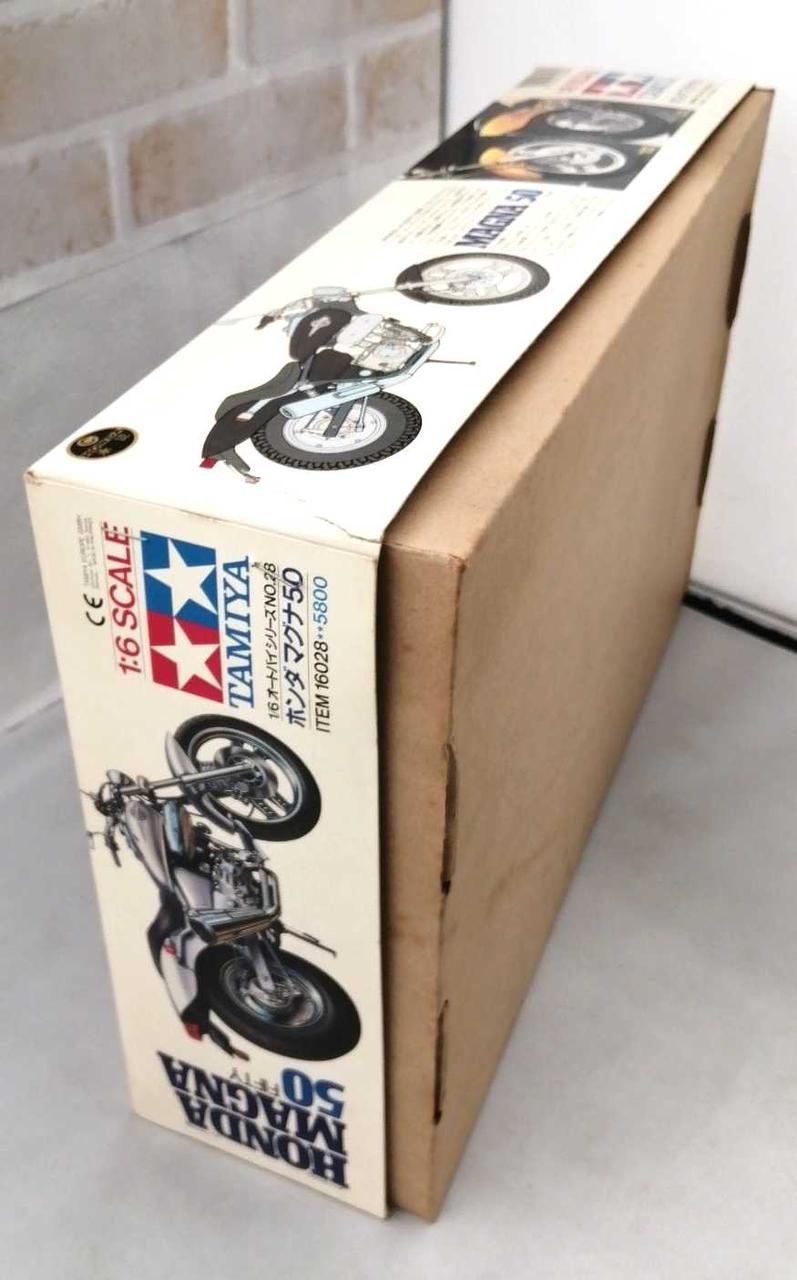 TAMIYA TAMIYA Honda Magna 50 1/6 Scale - Banzai Thrifting | BanzaiHobby