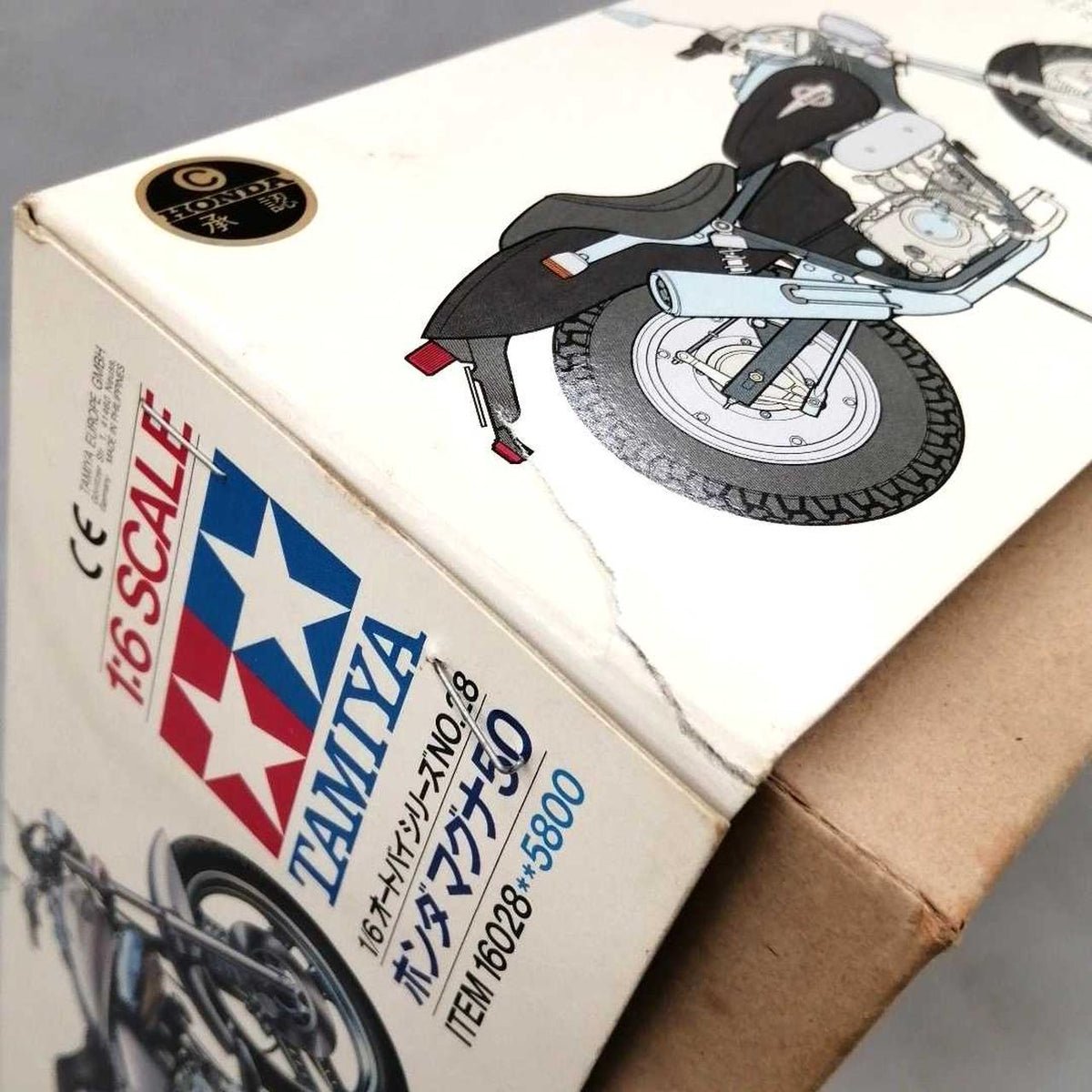 TAMIYA TAMIYA Honda Magna 50 1/6 Scale - Banzai Thrifting | BanzaiHobby