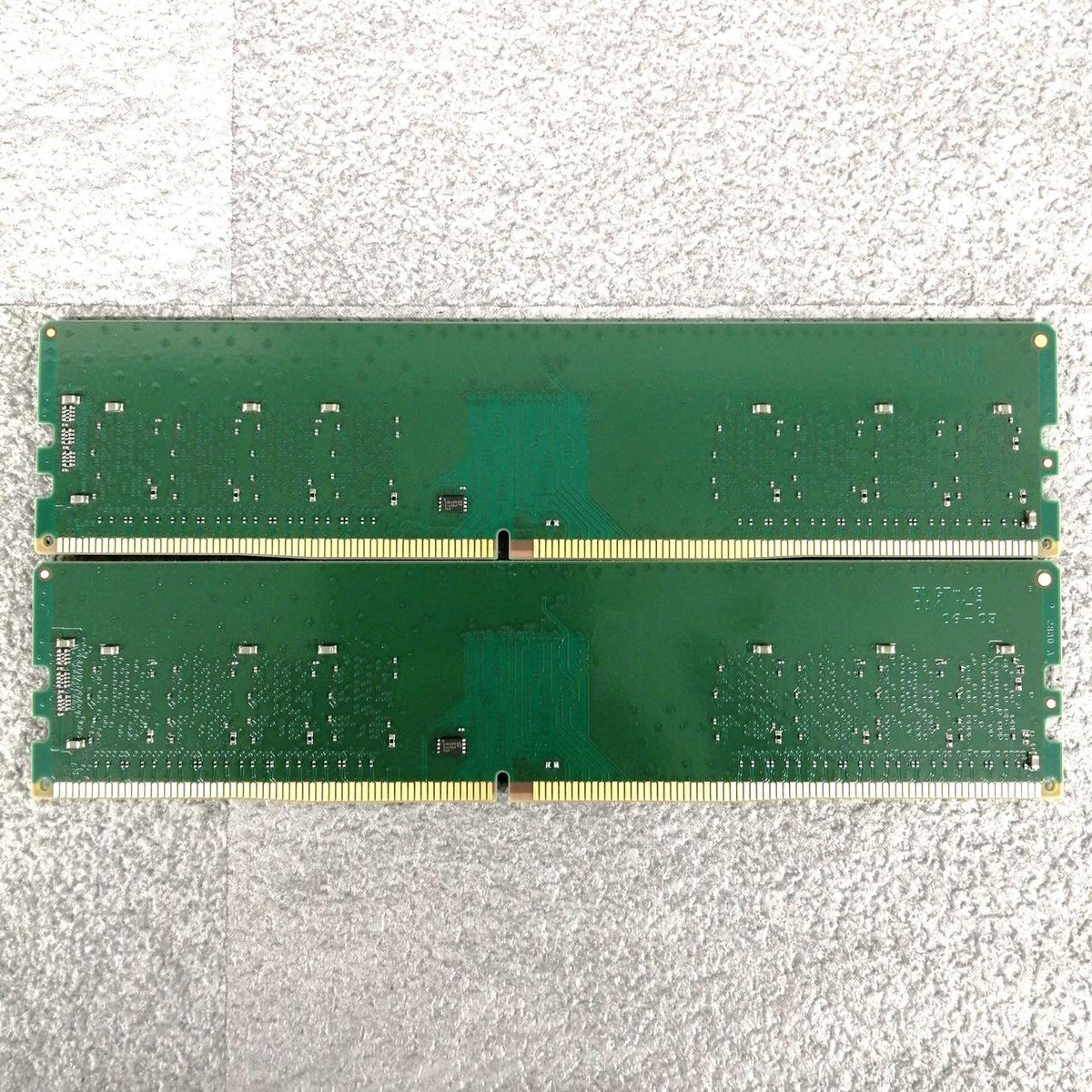 CRUCIAL PC memory CT16G4DFS832A. M8FE