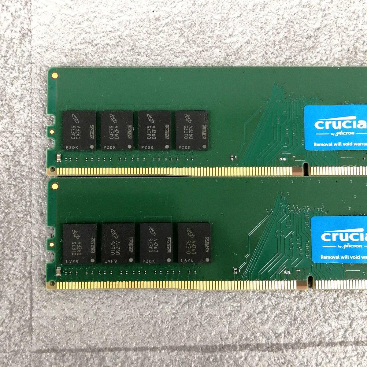 CRUCIAL PC memory CT16G4DFS832A. M8FE