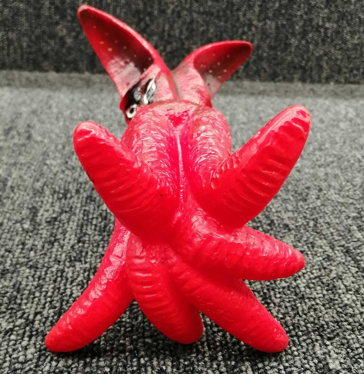 Daiei Retro Soft Vinyl Virus (Red VER.) ） - Daiei Banzai Hobby