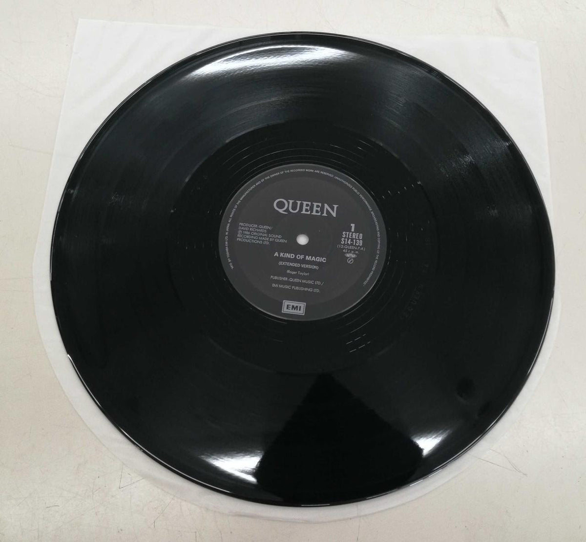 EMI Western Music Record AKIND of Magic / QUEEN