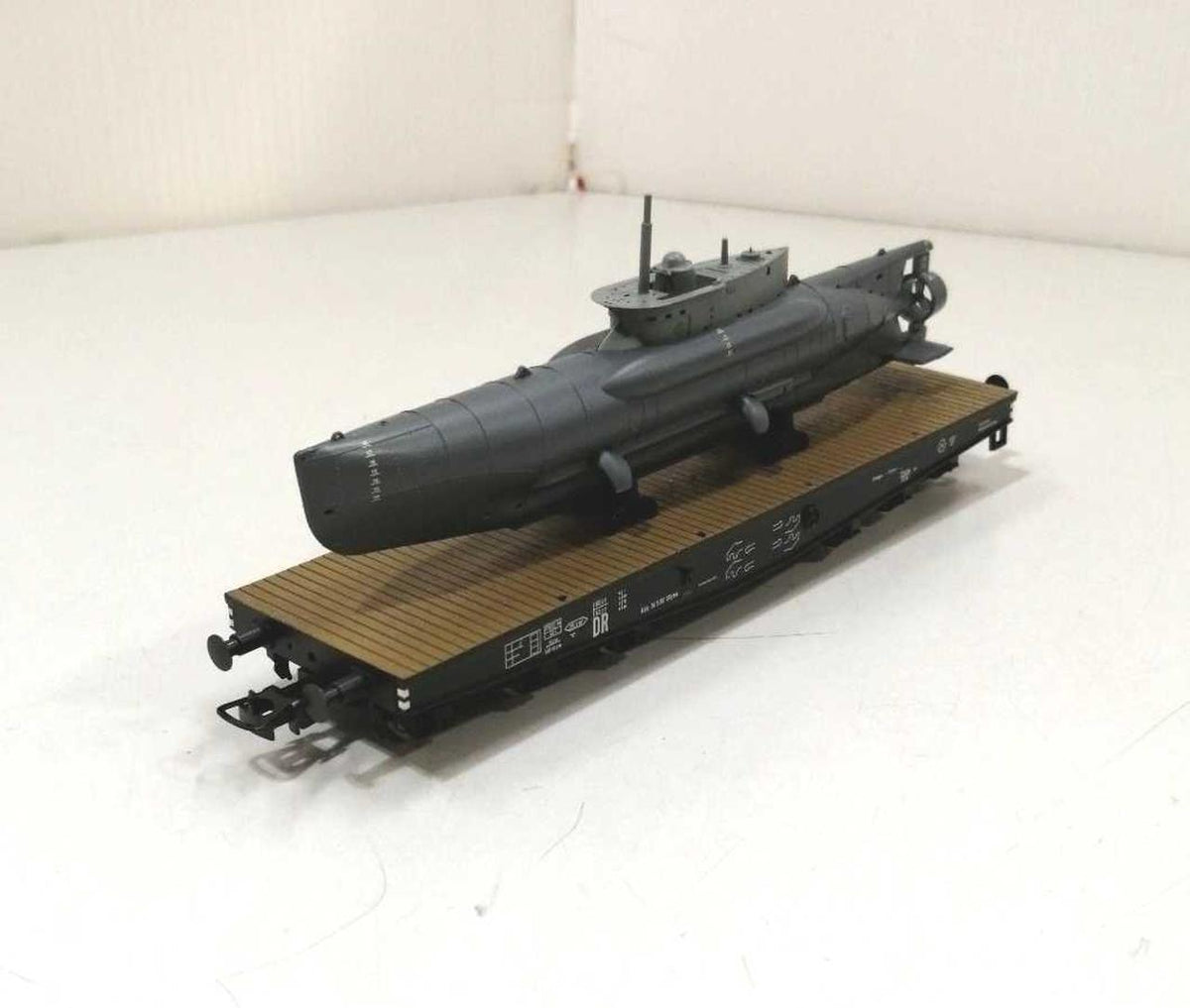 LILIPUT L240069 U-boat DR freight car set