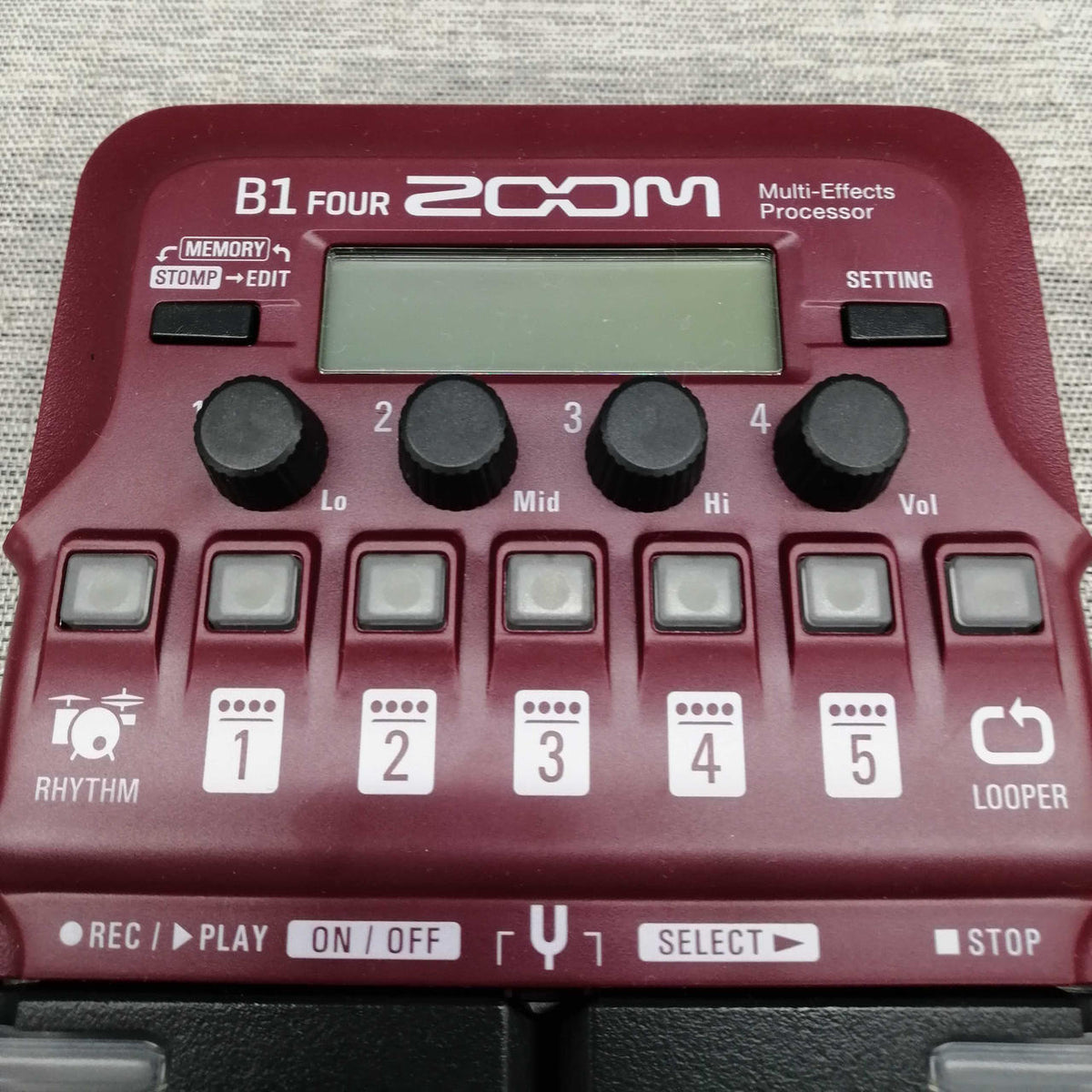 ZOOM Bass Multi-Effects B1 FOUR