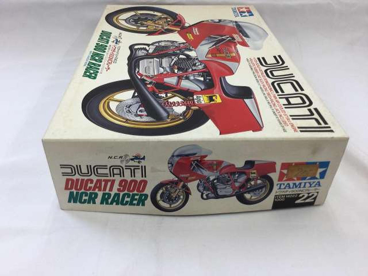TAMIYA 1/12 Doukati 900NCR Racer Motorcycle Series No.22