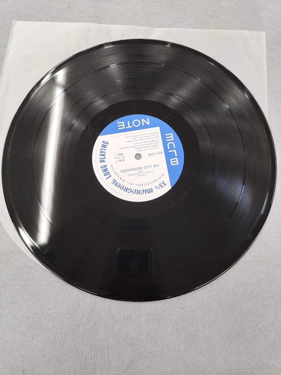 unclear Record: THE JAZZ MESSENGERS A NIGHT AT