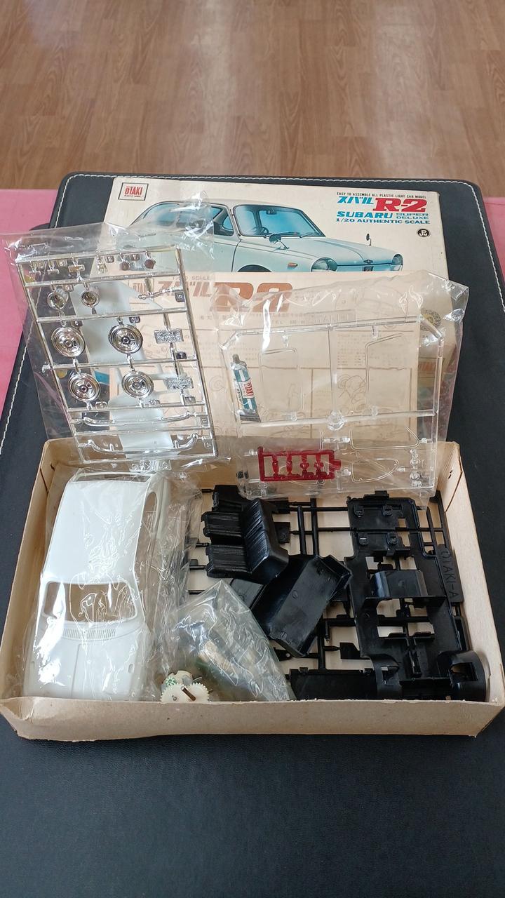 Northern Flycatcher Plastic Model 1/20 Subaru R-2 Super Deluxe - Banzai Thrifting | BanzaiHobby
