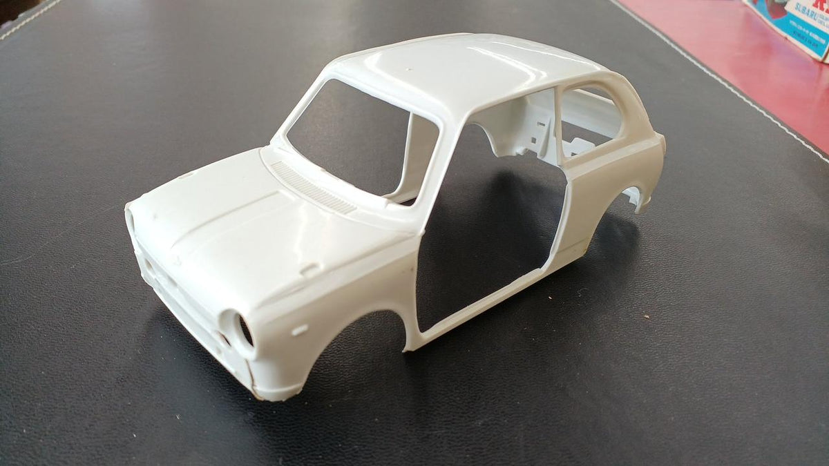 Northern Flycatcher Plastic Model 1/20 Subaru R-2 Super Deluxe - Banzai Thrifting | BanzaiHobby