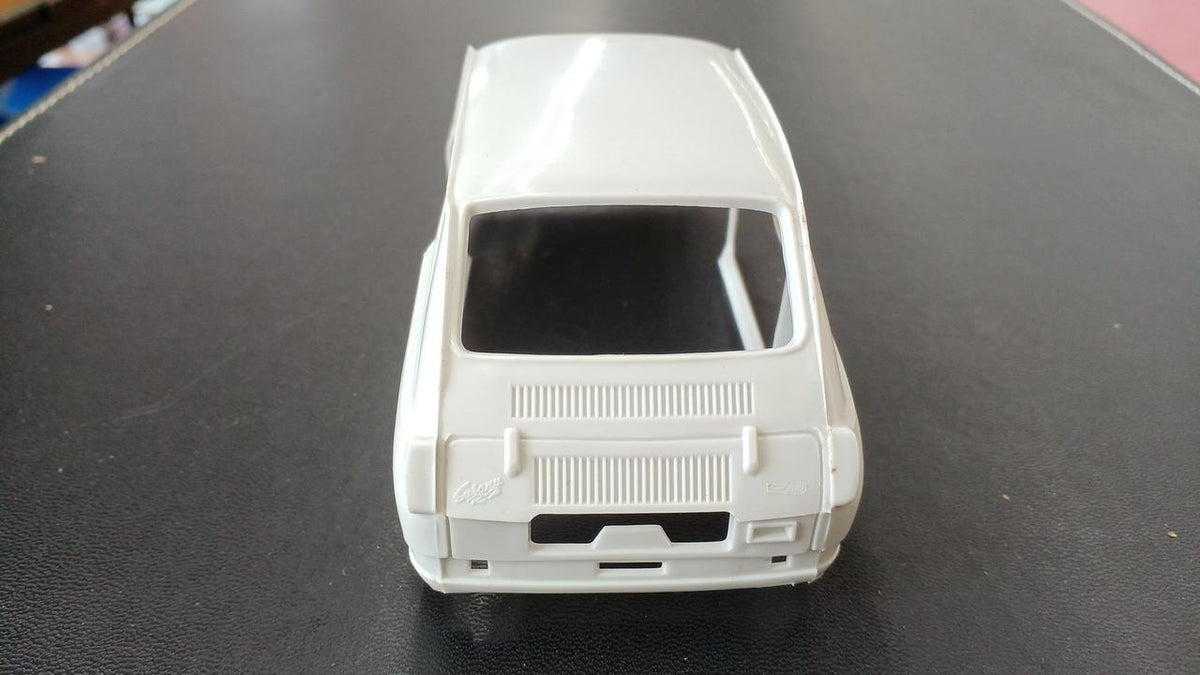 Northern Flycatcher Plastic Model 1/20 Subaru R-2 Super Deluxe - Banzai Thrifting | BanzaiHobby