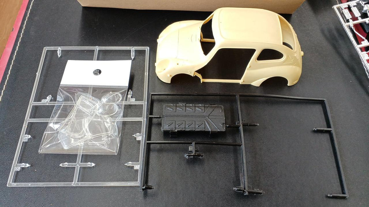 Imai (Bandai) Plastic Model 1/20 Subaru Young SS - Banzai Thrifting | BanzaiHobby