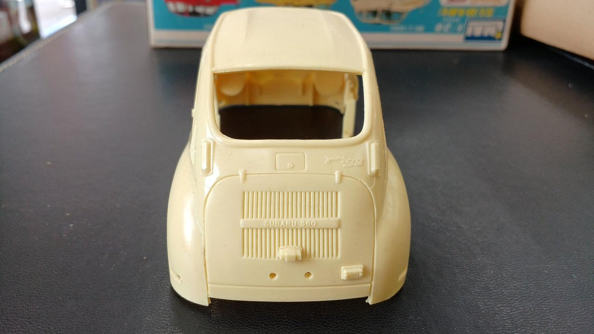 Imai (Bandai) Plastic Model 1/20 Subaru Young SS - Banzai Thrifting | BanzaiHobby