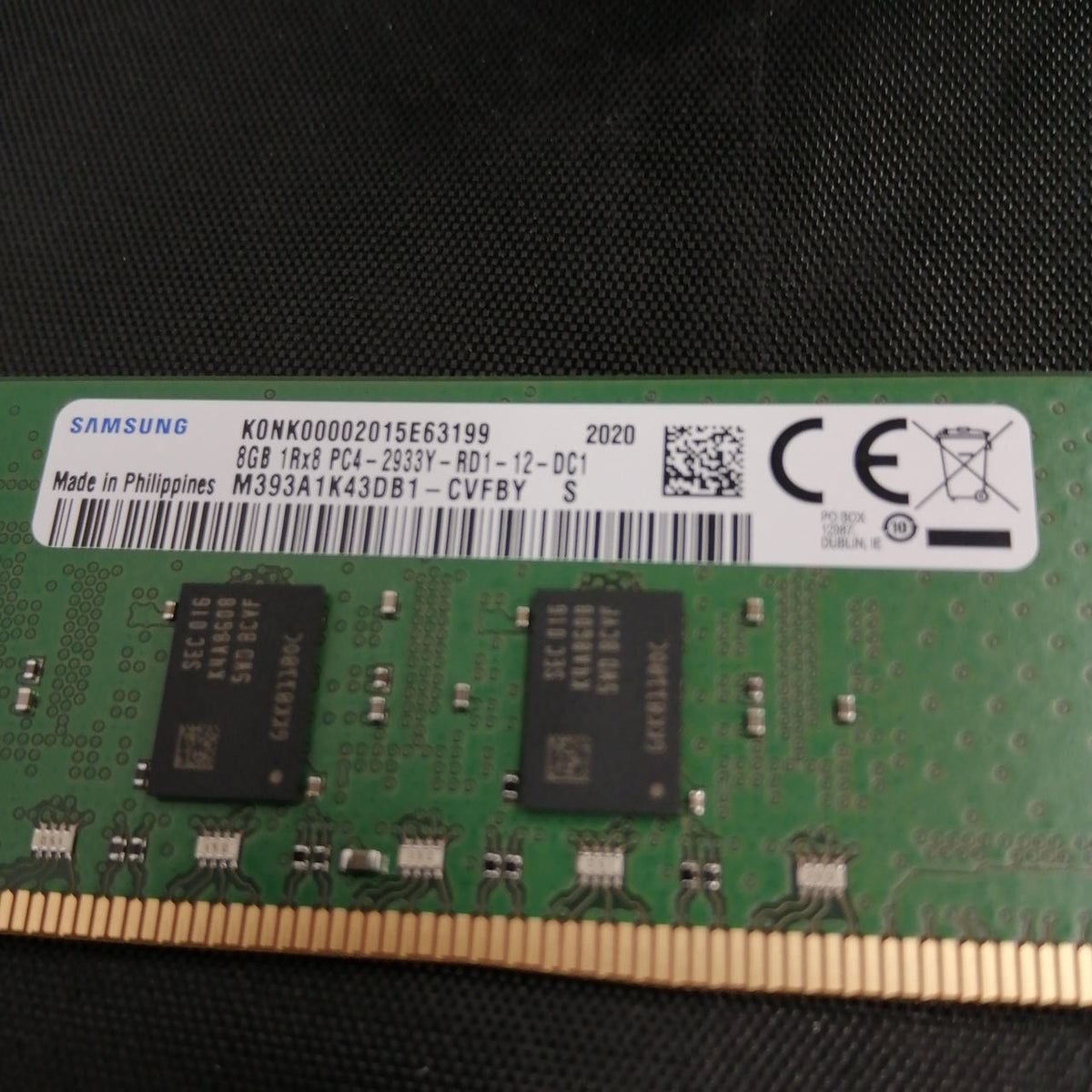 SUMSUNG [RDIMM DDR4 8GB] M393A1K43DB1
